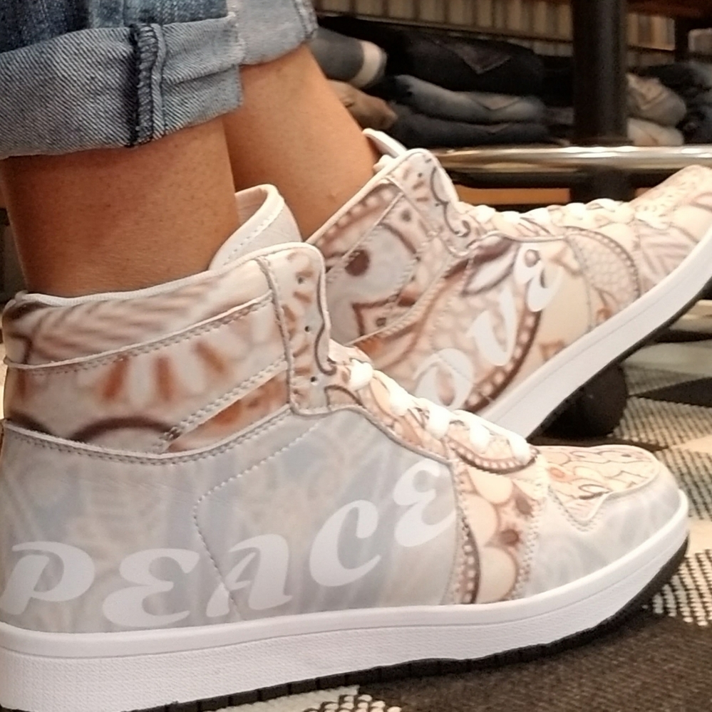 Women's Hi-top Exclusively Design shoes